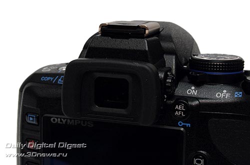 Olympus E-420. 