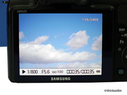 Samsung NX10:  