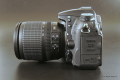  Nikon D7000  :     -