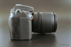  Nikon D7000  :     -