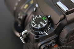  Nikon D7000  :     -