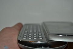  Sony Ericsson Xperia Pro:    Android