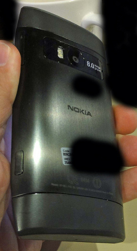 Nokia X7-00