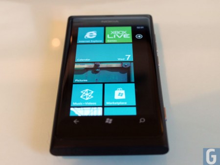 nokia-lumia-800_211