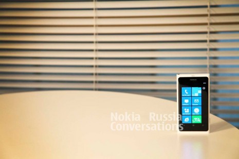 Nokia Lumia 800 white