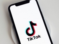 TikTok    -    ز