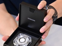   Samsung Galaxy Ring  ,   '   