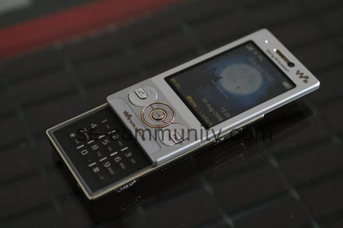 Sony Ericsson W705