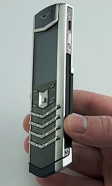 Vertu Signature